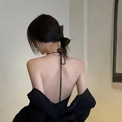美女蛇岛求生